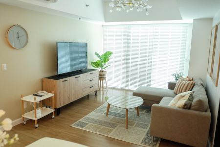 Fully Furnished 2BR for Rent in The Veranda Taguig