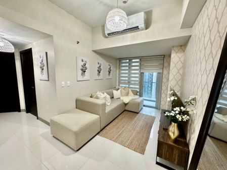 2 Bedroom Unit Fully Furnished Uptown Parksuites Tower 2
