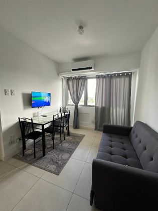 Fully Furnished 1 Bedroom Unit with Balcony