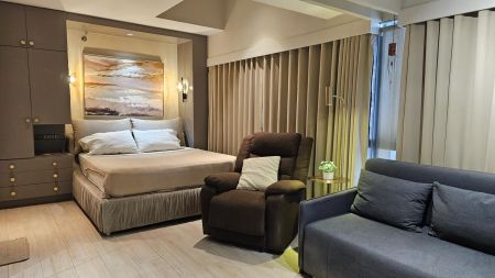Fully Furnished Large  1 Bedroom at Eastwood