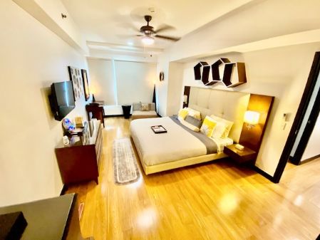2BR  for Rent at One Serendra BGC