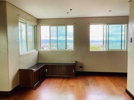 Condo for Rent the Tower at Emerald Square Cubao near Qmmc