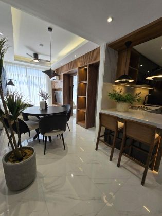 3 Bedroom Loft Furnished For Rent in A Venue Suites