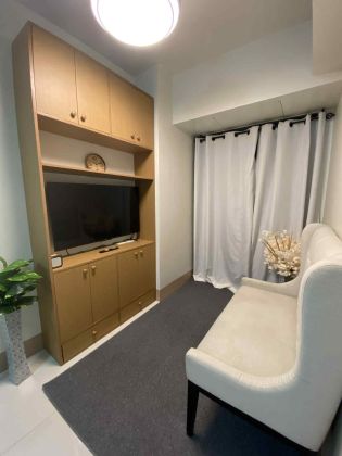 Fully Furnished 1BR with Balcony near Mall of Asia 