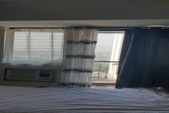 Fully Furnished Studio Unit with Balcony in Mosaic near Greenbelt