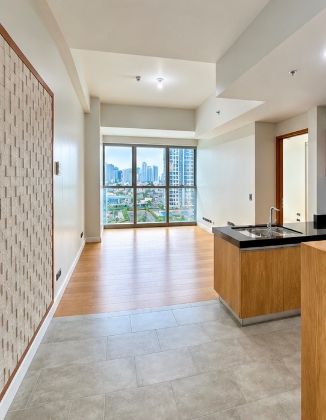 1BR Unfurnished Unit in the Seasons Residences Bgc