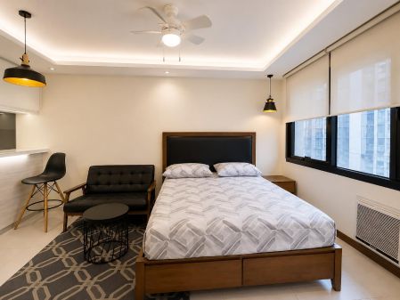 Fully Furnished Stylish Studio Unit in Icon Plaza BGC for Lease