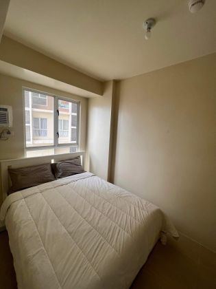 Semi Furnished 1 Bedroom Unit at Avida Towers Sucat for Rent