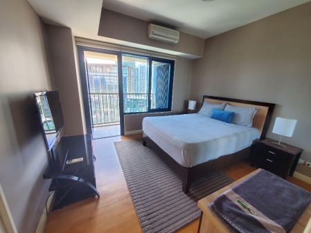Semi Furnished 1 Bedroom Unit at One Rockwell for Rent