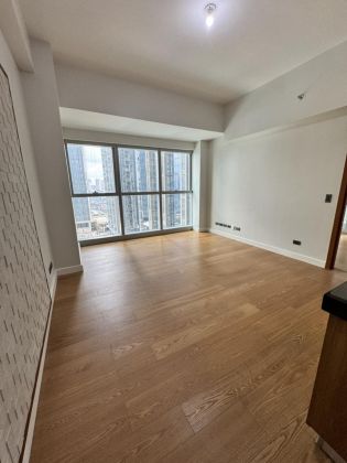 Semi-Furnish  1 Bedroom Unit at The Seasons Residences for Rent