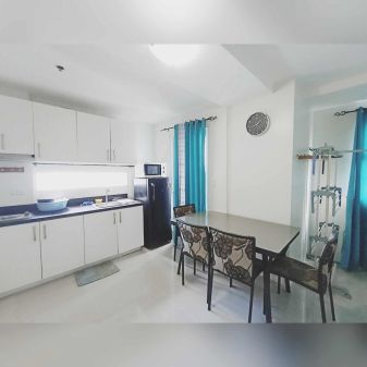 Fully Furnished Spacious 1BR Deluxe End Unit with Balcony in Jazz