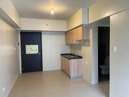 3 Bedroom Unit with 2 TB Avida Towers Turf