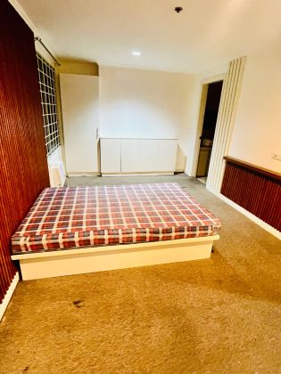 Studio for Rent at West of Ayala Makati