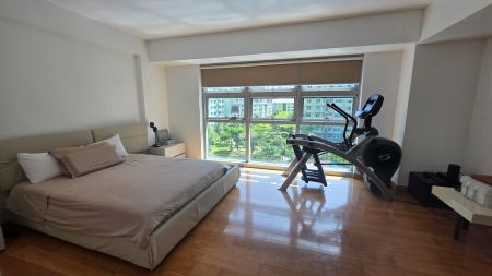 Semi Furnished 3 Bedroom Unit at One Serendra for Rent