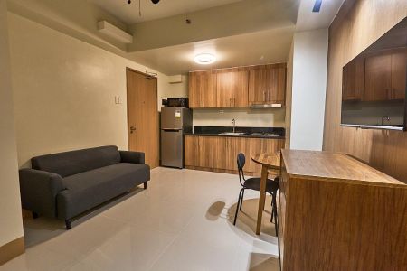 SHORETHREE04XXT1 for Rent Fully Furnished 2BR with Balcony