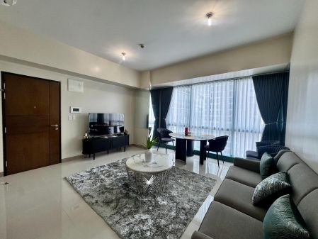 Furnished and Upgraded 2 Bedroom at One Uptown Residence