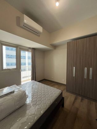 Fully Furnished 1 Bedroom Unit at Park McKinley West for Rent