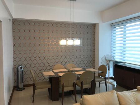 Beautiful Modern 1 Bedroom Unit at One Central Park Eastwood 