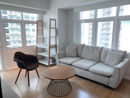 Fully Furnished 2 Bedroom Unit For Rent in Two Serendra BGC