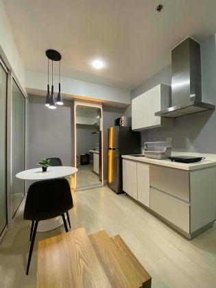 Furnished 1BR Condo in Azure Maui Tower Paranaque