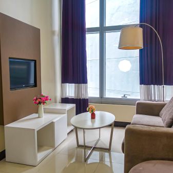 1BR for Lease at One Central