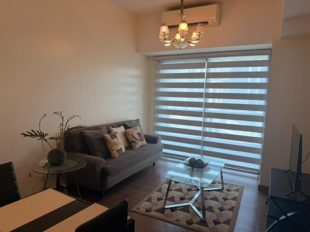 Fully Furnished 1 Bedroom Unit at Shang Salcedo Place for Rent