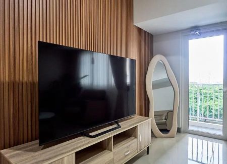 For Rent Fully Furnished 3BR with Balcony in Park Mckinley West