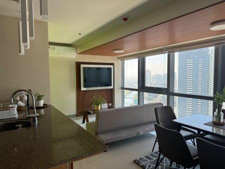 Pet Friendly 2BR Unit in Eastwood Global Plaza Luxury Residence