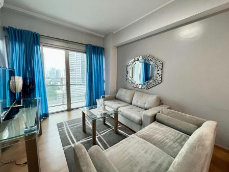 For Lease: 1 Bedroom with Parking in St Francis Shangri La Place
