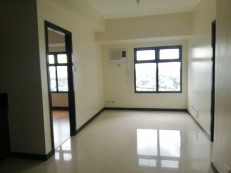 2 Bedroom Semi-furnished at Magnolia Residences New Manila QC