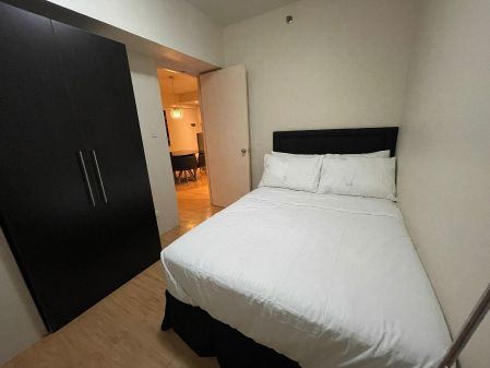Nice 1BR at High Floor Facing IT Park