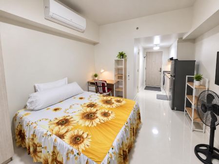 Fully Furnished Studio Unit at Mandani Bay Suites for Rent
