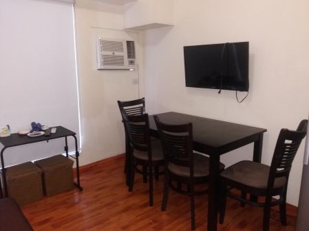 Best Rate 1BR Unit At East of Galleria Near Robinsons