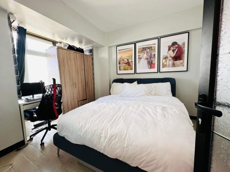 Fully Furnished 1 Bedroom Unit at Parkside Villas for Rent