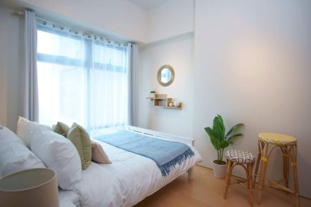Best Deal 2 Bedroom in Park West BGC Fully Furnished for Rent