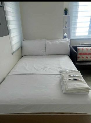 Fully Furnished Studio Unit With Balcony in Dream Tower