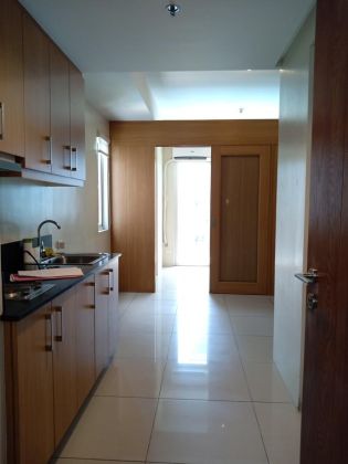 1 Bedroom Unfurnished Unit for Rent in Shell Residences