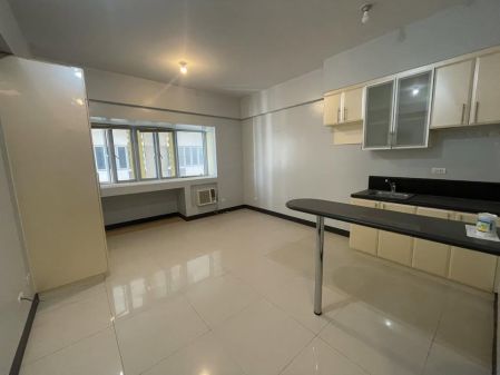 SEMI FURNISHED UNIT AT MORGAN SUITES RESIDENCES  McKINLEY HILL TA