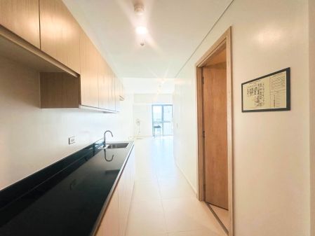 Unfurnished Studio Unit at Callisto Tower Makati For Rent