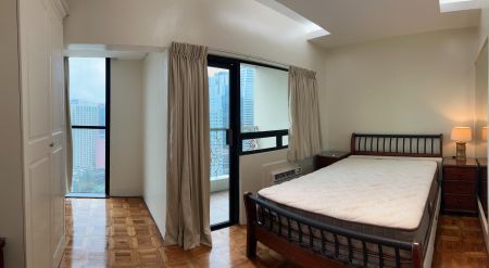 2 Bedroom Penthouse in BSA Suites Legaspi Village Makati