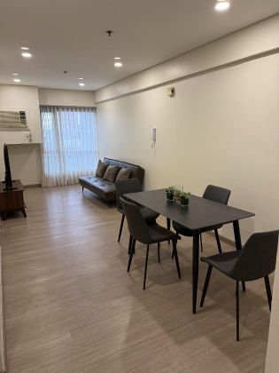 Fully Furnished 1 Bedroom Unit at The Columns Ayala Avenue