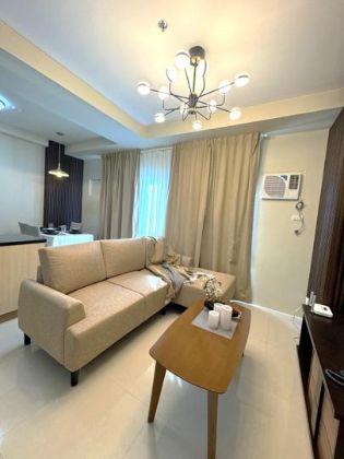 Minimalist 2 Bedroom Bi Level for Lease at the Montane Bgc