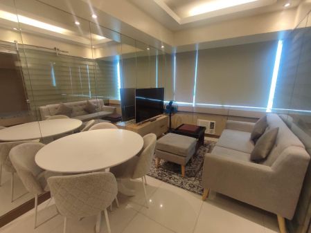 2 Bedroom for Rent in the St Francis Shangri La Place
