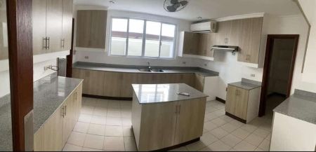 Unfurnished 4 Bedroom House at Dasmarinas Village for Rent