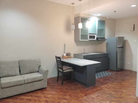 Fully Furnished 1 Bedroom at Crown Tower
