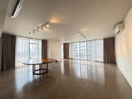Semi Furnished 3 Bedroom from Sakura Tower the Proscenium