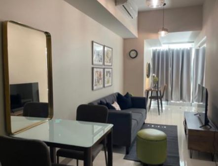 Fully Furnished 1 Bedroom Unit at Uptown Parksuites for Rent