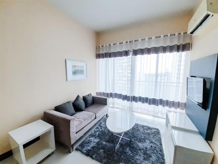 Fully Furnished 1 Bedroom in Two Central [TC23O]