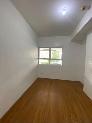 1 Bedroom Bare for Rent in Hampton Gardens Pasig