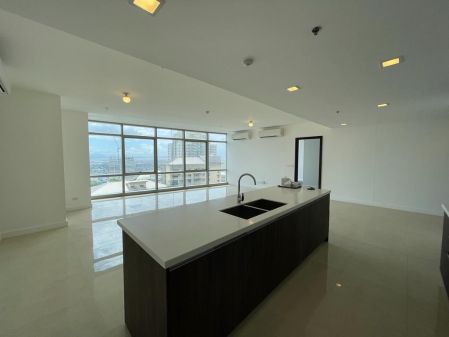 East Gallery Place 3BR for Rent 207 sqm Semi Furnished 2 Parking
